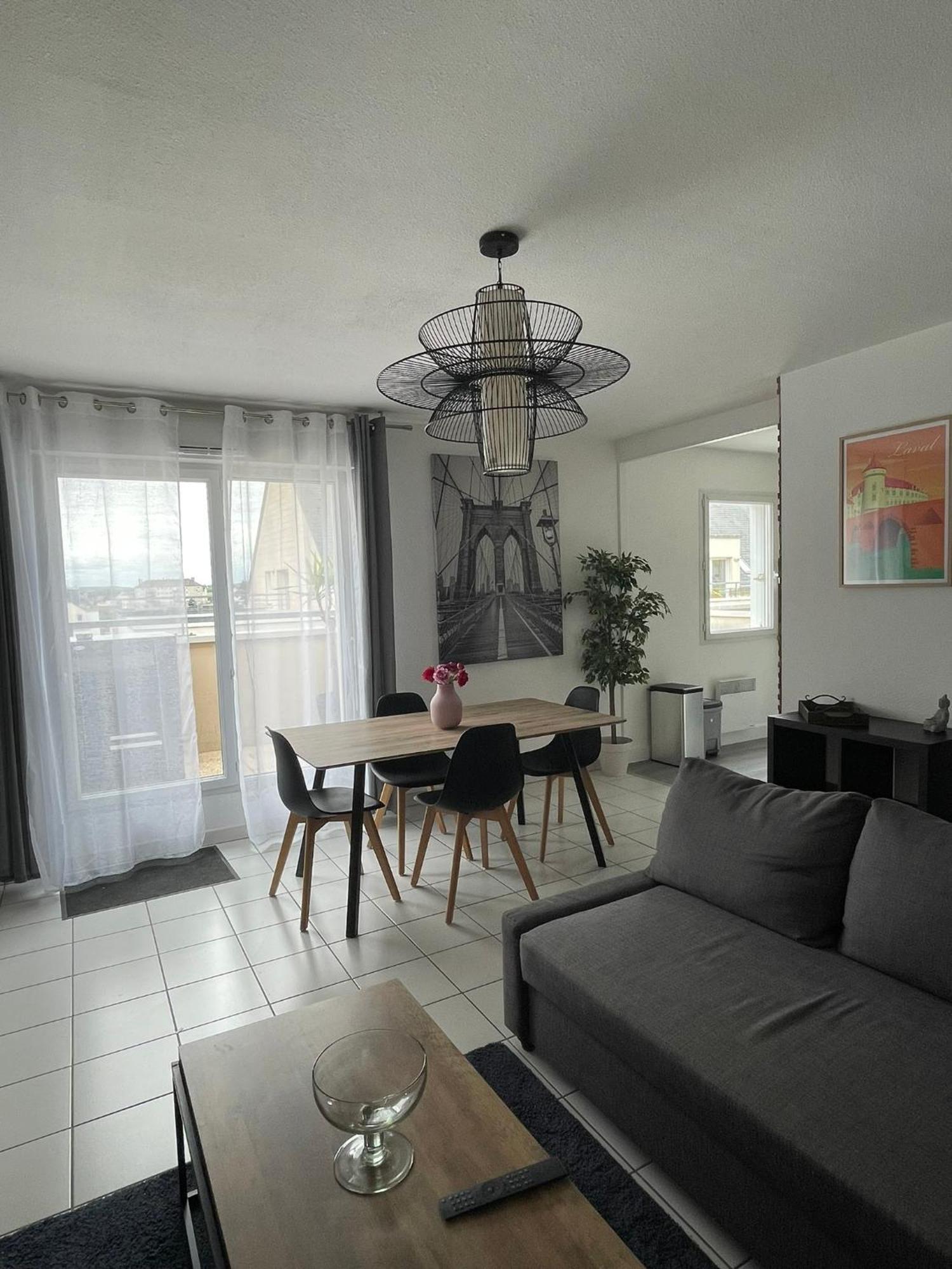 Gare Family Home Laval  Exterior photo
